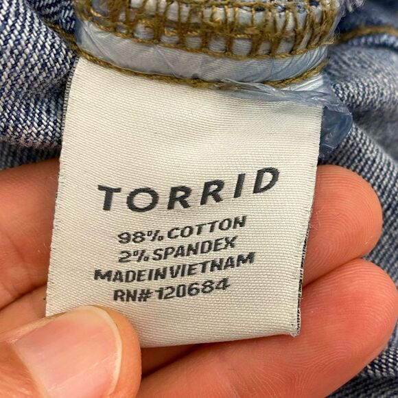 Torrid light acid wash‎ button front jean jacket - Picture 4 of 7